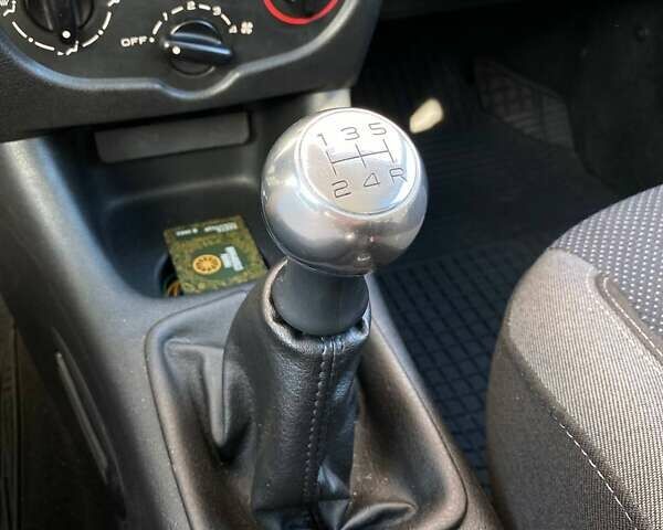 Пежо 206 2009 в Киеве на Automoto.ua Белый Пежо 206, объемом двигателя 1.36 л и пробегом 206 тыс. км за 3990 $, фото 26 на Automoto.ua