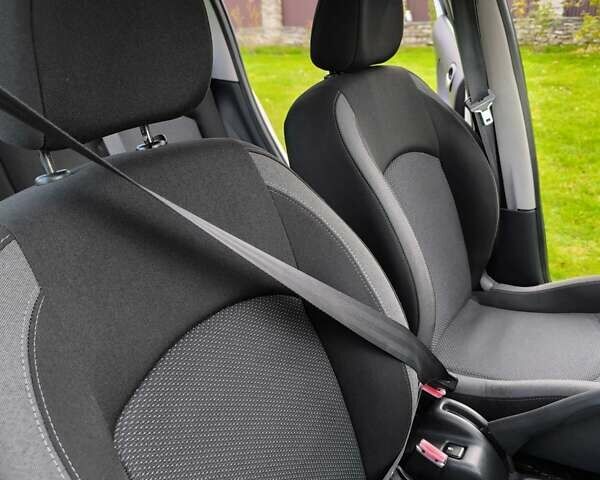 Білий Пежо 206, об'ємом двигуна 1.36 л та пробігом 108 тис. км за 5500 $, фото 6 на Automoto.ua