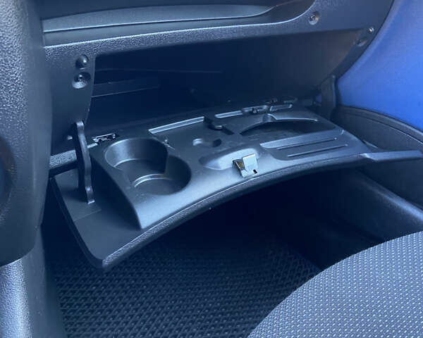 Білий Пежо 206, об'ємом двигуна 1.4 л та пробігом 213 тис. км за 4000 $, фото 17 на Automoto.ua