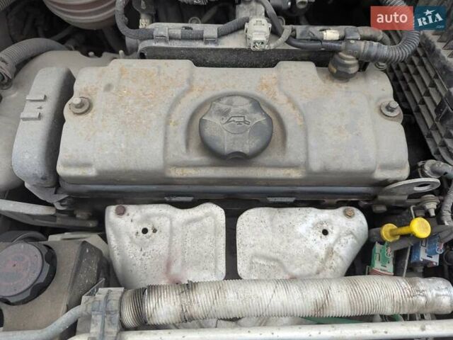 Белый Пежо 206, объемом двигателя 1.4 л и пробегом 176 тыс. км за 5200 $, фото 19 на Automoto.ua