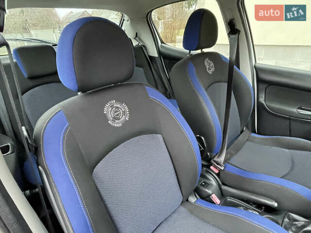 Белый Пежо 206, объемом двигателя 1.4 л и пробегом 130 тыс. км за 5800 $, фото 20 на Automoto.ua