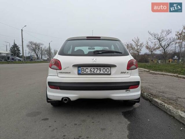 Белый Пежо 206, объемом двигателя 1.4 л и пробегом 176 тыс. км за 5200 $, фото 4 на Automoto.ua