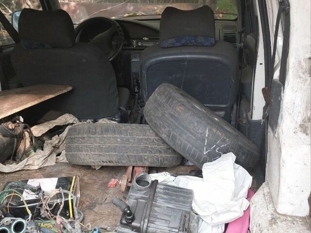 Белый Пежо 206, объемом двигателя 1.4 л и пробегом 1 тыс. км за 486 $, фото 3 на Automoto.ua