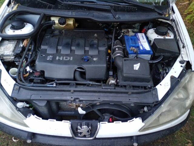 Белый Пежо 206, объемом двигателя 2 л и пробегом 360 тыс. км за 951 $, фото 3 на Automoto.ua