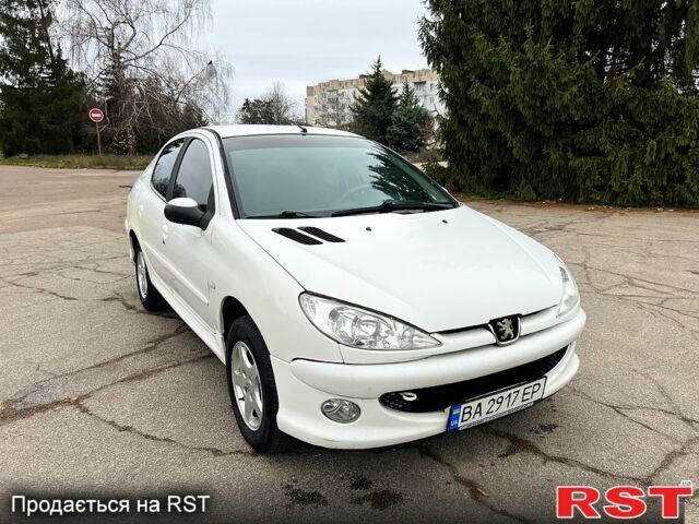 Білий Пежо 206, об'ємом двигуна 1.4 л та пробігом 229 тис. км за 2850 $, фото 3 на Automoto.ua