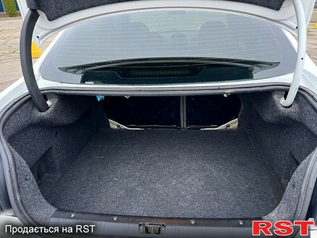 Білий Пежо 206, об'ємом двигуна 1.4 л та пробігом 229 тис. км за 2850 $, фото 8 на Automoto.ua