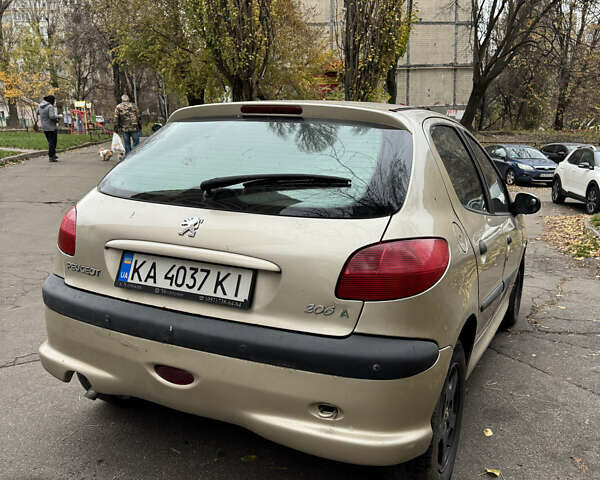 Бежевый Пежо 206, объемом двигателя 1.59 л и пробегом 179 тыс. км за 3300 $, фото 5 на Automoto.ua