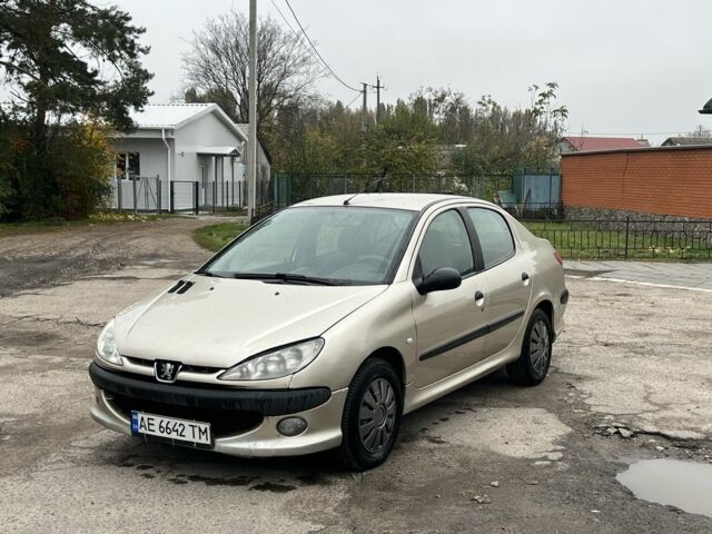 Бежевий Пежо 206, об'ємом двигуна 1.4 л та пробігом 377 тис. км за 2600 $, фото 1 на Automoto.ua