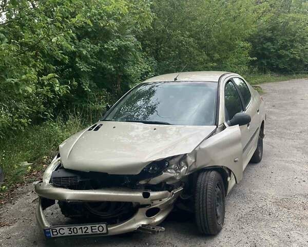 Бежевый Пежо 206, объемом двигателя 1.36 л и пробегом 193 тыс. км за 1051 $, фото 5 на Automoto.ua