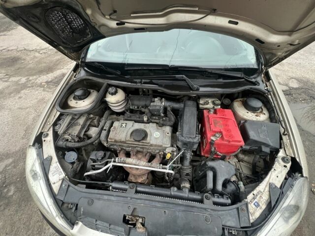 Бежевий Пежо 206, об'ємом двигуна 1.4 л та пробігом 377 тис. км за 2600 $, фото 7 на Automoto.ua