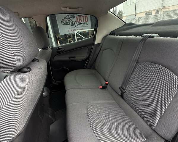 Бежевый Пежо 206, объемом двигателя 1.36 л и пробегом 240 тыс. км за 3350 $, фото 9 на Automoto.ua