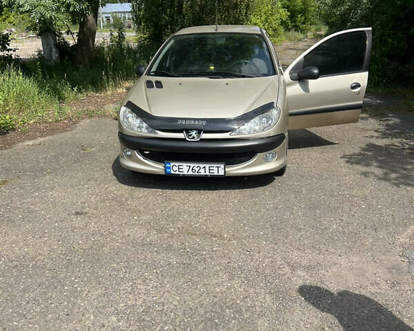 Бежевый Пежо 206, объемом двигателя 1.36 л и пробегом 149 тыс. км за 2800 $, фото 8 на Automoto.ua