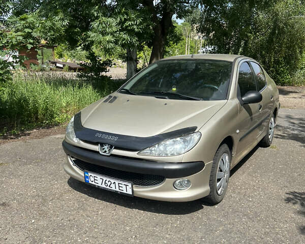 Бежевый Пежо 206, объемом двигателя 1.36 л и пробегом 149 тыс. км за 2800 $, фото 2 на Automoto.ua
