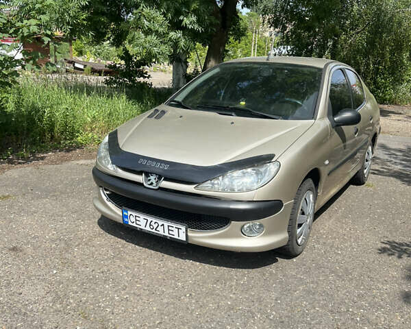Бежевый Пежо 206, объемом двигателя 1.36 л и пробегом 149 тыс. км за 2800 $, фото 1 на Automoto.ua