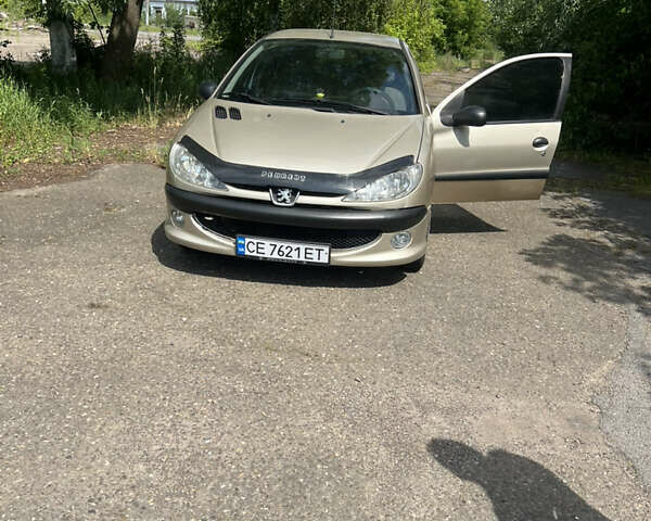 Бежевый Пежо 206, объемом двигателя 1.36 л и пробегом 149 тыс. км за 2800 $, фото 7 на Automoto.ua