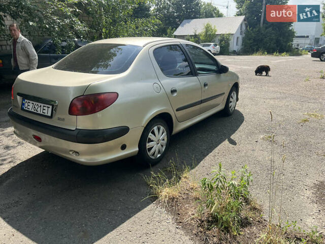 Бежевый Пежо 206, объемом двигателя 1.36 л и пробегом 149 тыс. км за 2800 $, фото 4 на Automoto.ua