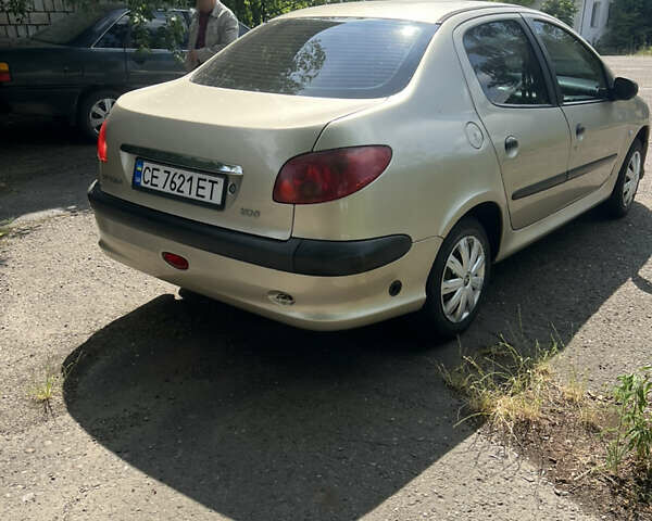 Бежевый Пежо 206, объемом двигателя 1.36 л и пробегом 149 тыс. км за 2800 $, фото 5 на Automoto.ua