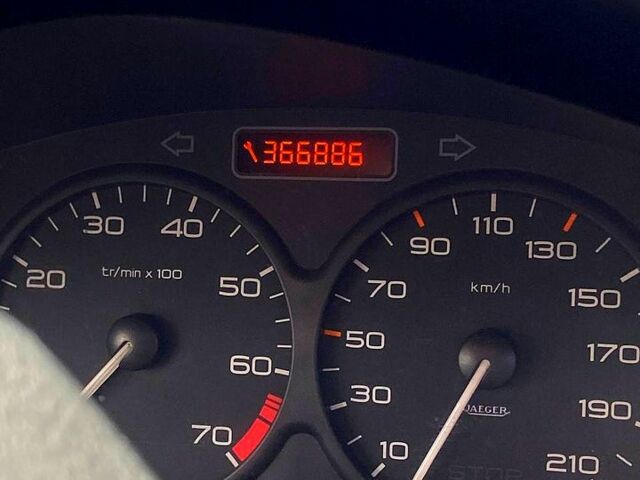 Чорний Пежо 206, об'ємом двигуна 1.4 л та пробігом 366 тис. км за 2000 $, фото 3 на Automoto.ua