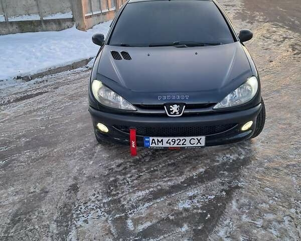 Чорний Пежо 206, об'ємом двигуна 1.4 л та пробігом 380 тис. км за 4200 $, фото 9 на Automoto.ua