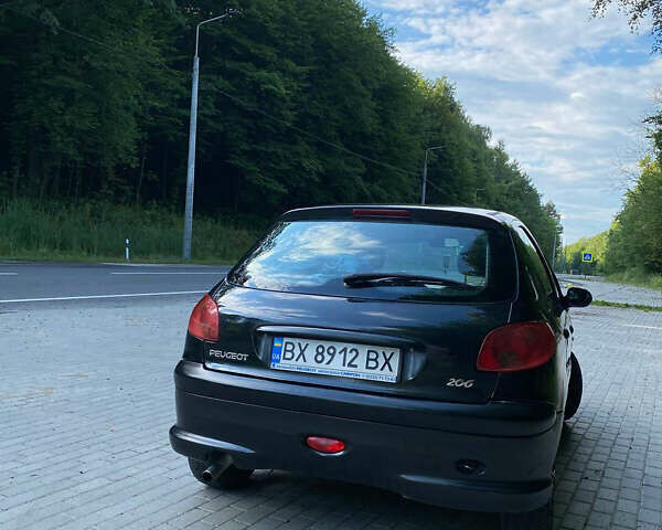 Чорний Пежо 206, об'ємом двигуна 1.4 л та пробігом 205 тис. км за 3150 $, фото 1 на Automoto.ua