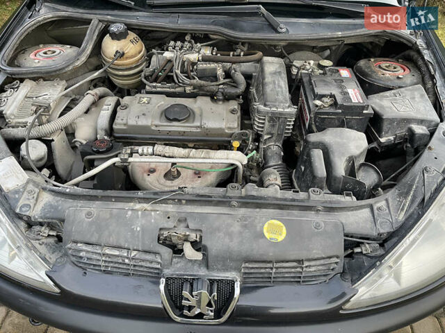 Чорний Пежо 206, об'ємом двигуна 1.36 л та пробігом 225 тис. км за 2600 $, фото 30 на Automoto.ua
