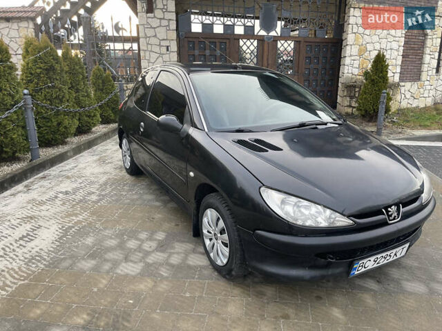 Чорний Пежо 206, об'ємом двигуна 1.36 л та пробігом 225 тис. км за 2600 $, фото 9 на Automoto.ua