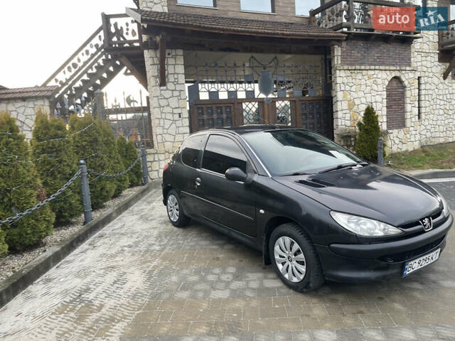 Чорний Пежо 206, об'ємом двигуна 1.36 л та пробігом 225 тис. км за 2600 $, фото 12 на Automoto.ua