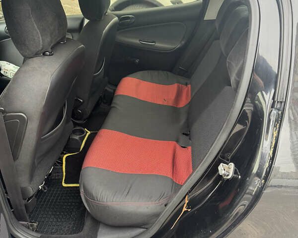 Чорний Пежо 206, об'ємом двигуна 1.4 л та пробігом 127 тис. км за 4000 $, фото 6 на Automoto.ua