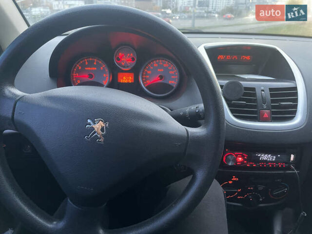 Черный Пежо 206, объемом двигателя 1.1 л и пробегом 335 тыс. км за 3200 $, фото 8 на Automoto.ua