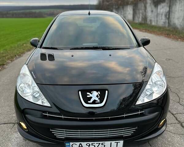 Чорний Пежо 206, об'ємом двигуна 1.4 л та пробігом 263 тис. км за 4300 $, фото 1 на Automoto.ua