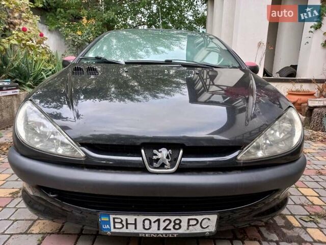 Черный Пежо 206, объемом двигателя 2 л и пробегом 238 тыс. км за 5000 $, фото 5 на Automoto.ua