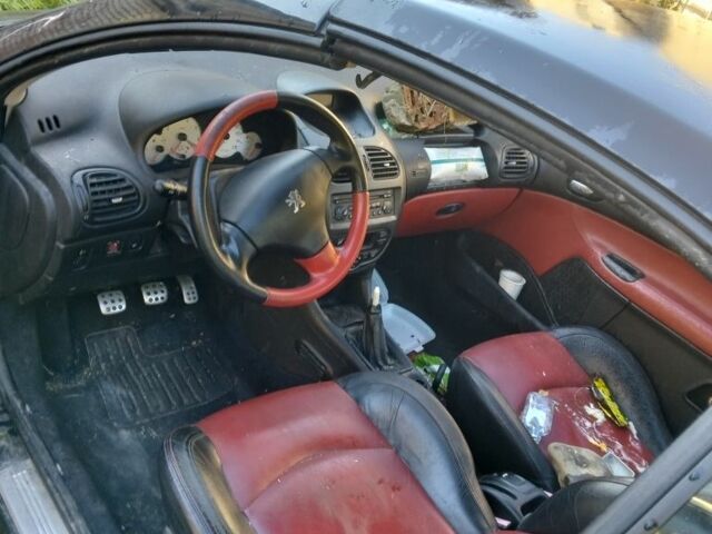 Черный Пежо 206, объемом двигателя 0 л и пробегом 10 тыс. км за 1100 $, фото 7 на Automoto.ua