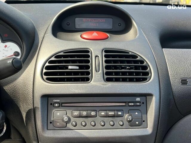 Черный Пежо 206, объемом двигателя 1.6 л и пробегом 134 тыс. км за 3380 $, фото 29 на Automoto.ua