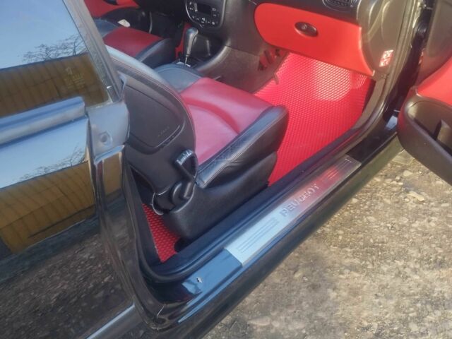 Чорний Пежо 206, об'ємом двигуна 1.6 л та пробігом 3 тис. км за 3500 $, фото 4 на Automoto.ua