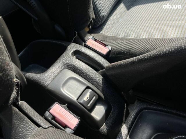 Черный Пежо 206, объемом двигателя 1.6 л и пробегом 134 тыс. км за 3380 $, фото 20 на Automoto.ua