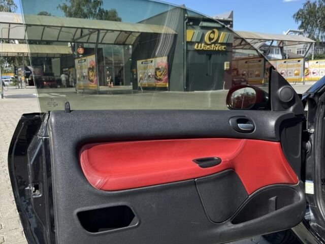 Черный Пежо 206, объемом двигателя 1.6 л и пробегом 175 тыс. км за 4700 $, фото 6 на Automoto.ua