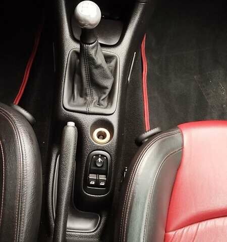 Черный Пежо 206, объемом двигателя 1.59 л и пробегом 216 тыс. км за 3800 $, фото 10 на Automoto.ua