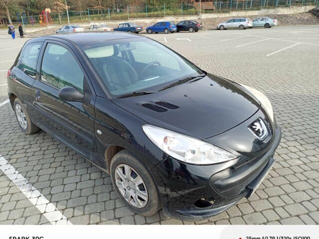 Черный Пежо 206, объемом двигателя 1.4 л и пробегом 180 тыс. км за 3552 $, фото 1 на Automoto.ua