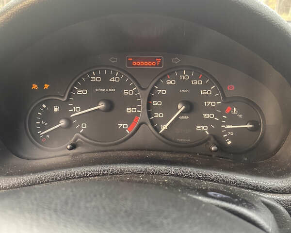 Черный Пежо 206, объемом двигателя 1.4 л и пробегом 148 тыс. км за 2100 $, фото 11 на Automoto.ua