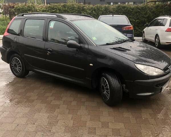 Чорний Пежо 206, об'ємом двигуна 1.12 л та пробігом 147 тис. км за 2700 $, фото 2 на Automoto.ua