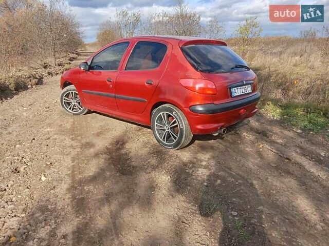 Червоний Пежо 206, об'ємом двигуна 1.4 л та пробігом 458 тис. км за 2450 $, фото 4 на Automoto.ua