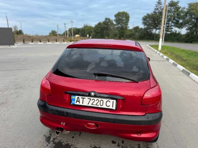 Красный Пежо 206, объемом двигателя 1.4 л и пробегом 236 тыс. км за 1900 $, фото 5 на Automoto.ua