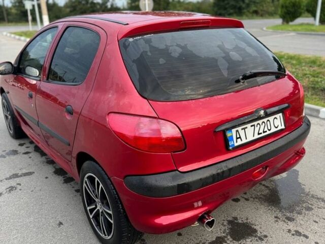Красный Пежо 206, объемом двигателя 1.4 л и пробегом 236 тыс. км за 1900 $, фото 2 на Automoto.ua