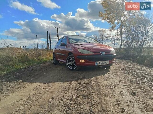 Червоний Пежо 206, об'ємом двигуна 1.4 л та пробігом 458 тис. км за 2450 $, фото 2 на Automoto.ua