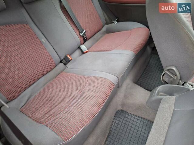 Красный Пежо 206, объемом двигателя 1.36 л и пробегом 230 тыс. км за 2200 $, фото 31 на Automoto.ua