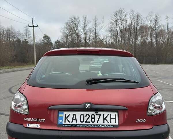 Красный Пежо 206, объемом двигателя 1.4 л и пробегом 179 тыс. км за 3600 $, фото 7 на Automoto.ua