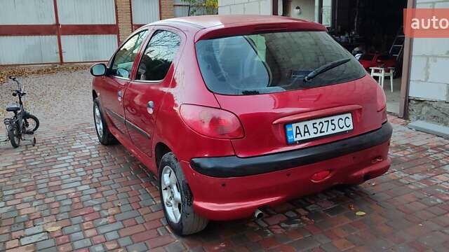 Червоний Пежо 206, об'ємом двигуна 1.4 л та пробігом 204 тис. км за 2850 $, фото 4 на Automoto.ua