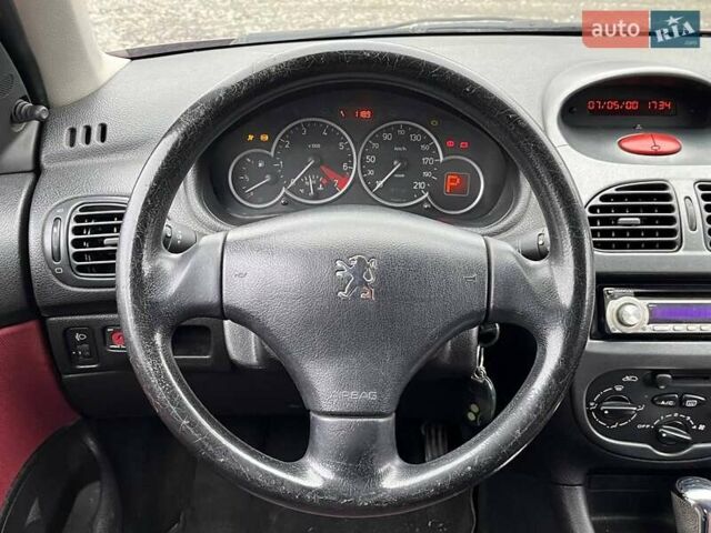 Красный Пежо 206, объемом двигателя 1.36 л и пробегом 232 тыс. км за 2990 $, фото 12 на Automoto.ua