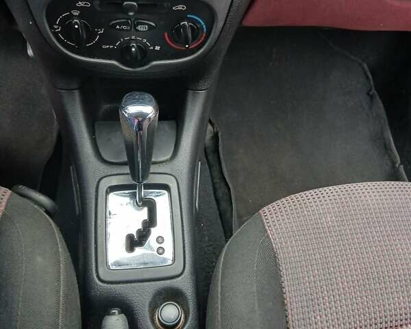 Красный Пежо 206, объемом двигателя 1.4 л и пробегом 231 тыс. км за 3400 $, фото 5 на Automoto.ua