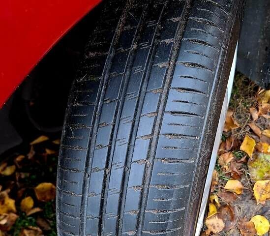 Красный Пежо 206, объемом двигателя 1.4 л и пробегом 199 тыс. км за 3900 $, фото 7 на Automoto.ua